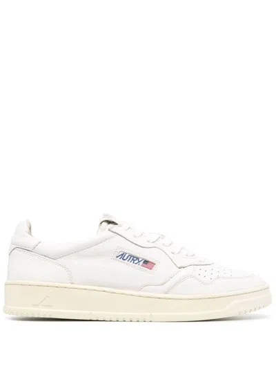 Autry Medalist Low-top Sneakers In Goat/goat White