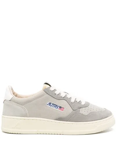Autry Medalist Low-top Sneakers In Grey