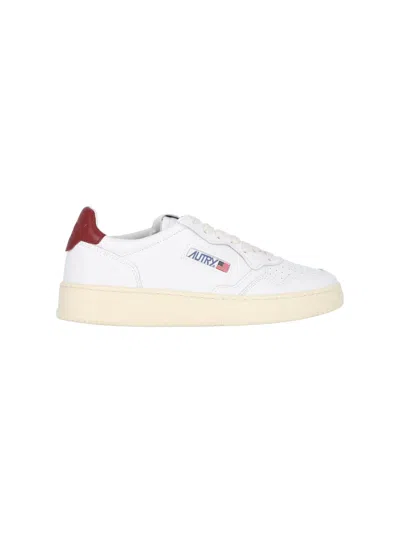 Autry Medalist Low-top Sneakers In Ll68