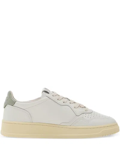 Autry Medialist Low Leather Sneakers In White