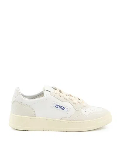 Autry Medalist Low-top Sneakers In Neutral