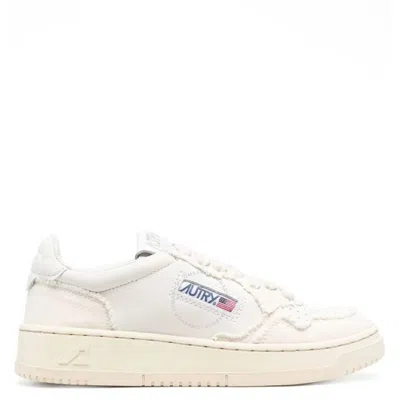 Autry Medalist Low-top Sneakers In Goat/goat White