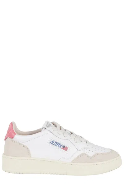 Autry Medalist Low-top Sneakers In White