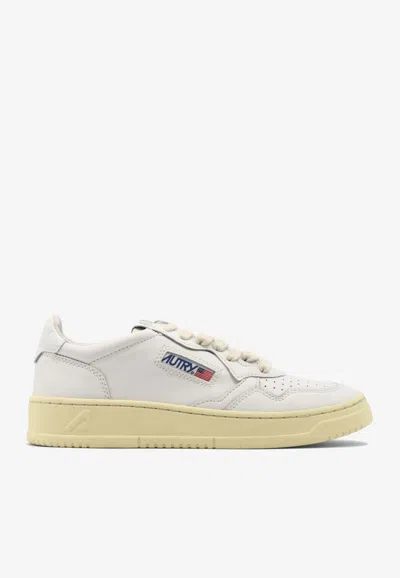 Autry Medalist Low-top Sneakers In White