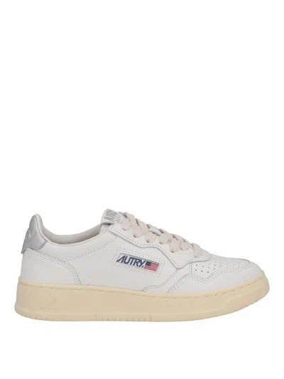 Autry Medalist Low Top Sneakers In White