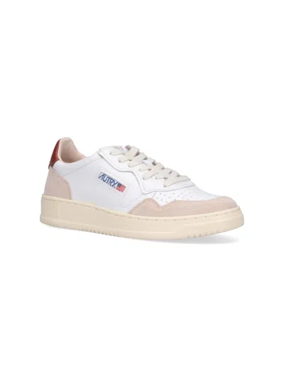 Autry Medalist Low-top Sneakers In White