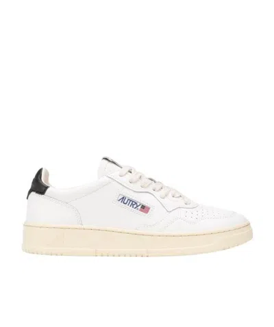 Autry Medalist Low-top Sneakers In White