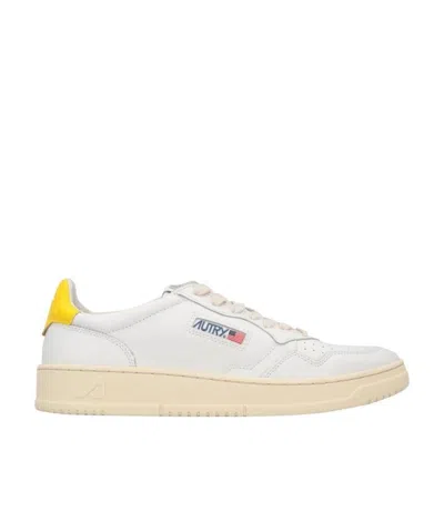 Autry Medalist Low-top Sneakers In White
