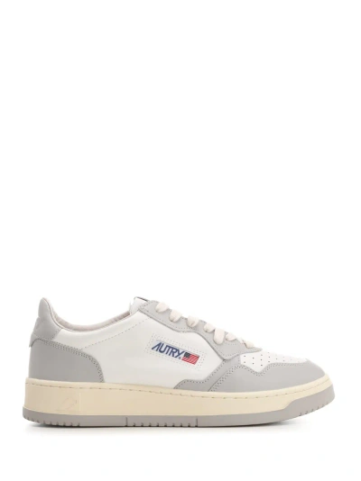 Autry Medalist Low-top Sneakers In White Grey