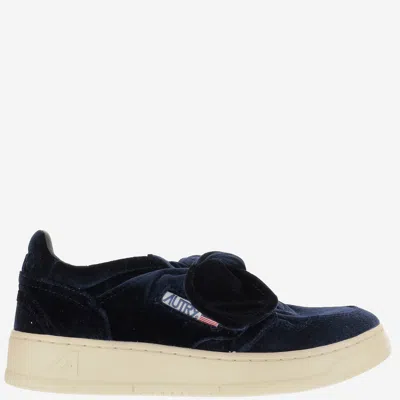 Autry Medalist Low Velvet Bow Sneakers In Blue