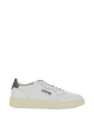 Autry Medalist Low Sneakers In White And Chocolate Leather