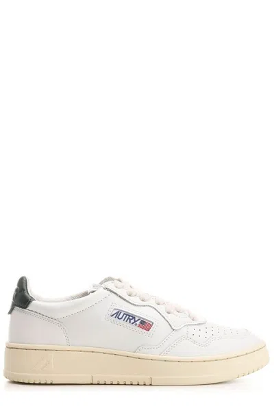 Autry Medalist Low-top Bicolor Leather Sneakers In White