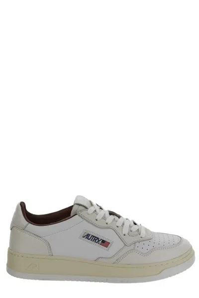 Autry Medalist Low In White