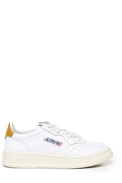 Autry Sneakers Medalist In Cowskin In White