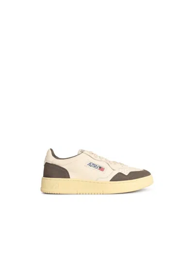 Autry 'medalist Low' White Leather Sneakers In Multi