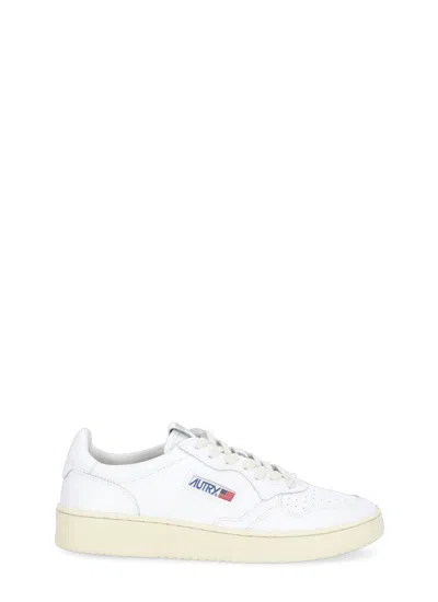 Autry Medalist Low White Leather Sneakers In Neutral