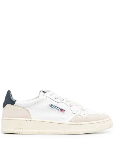 Autry Medalist Low White Sneakers With Suede Inserts And Contrasting Heel Tab In Leather Man In Bianco