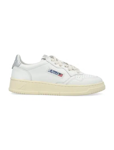Autry Medalist Low Woman Sneakers