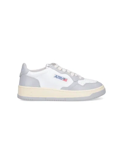 Autry Medalist Low Woman Sneakers In Grey