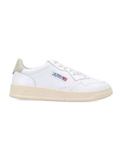 Autry Medalist Low Womans Sneakers In White