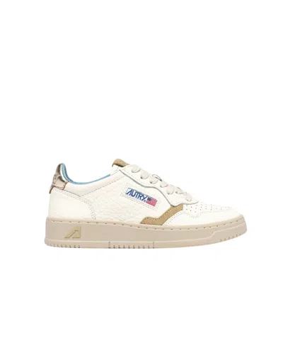 Autry Medalist Low Women's Platinum/sponge Sneakers In White