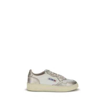 Autry Medalist Low Women's Sneakers In White
