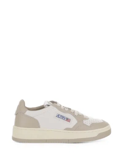 Autry Medalist Low-top Sneakers In Neutral