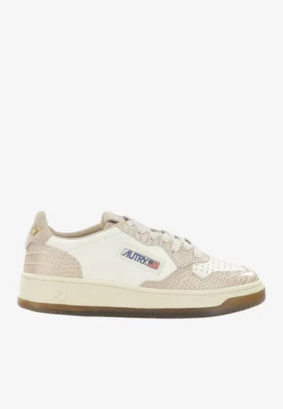 Autry Medalist Low-top Sneakers In Neutral
