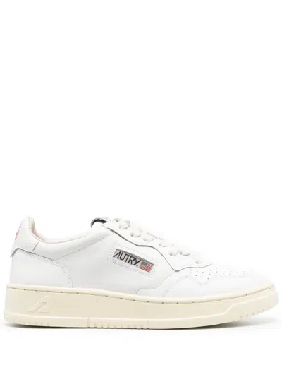 Autry Medalist Low-top Sneakers In Neutral