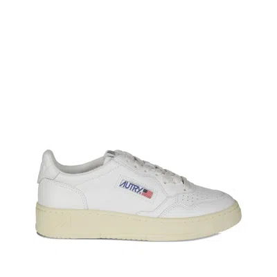 Autry Medalist Low-top Sneakers In White