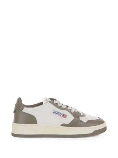 Autry Medalist Low-top Sneakers In White