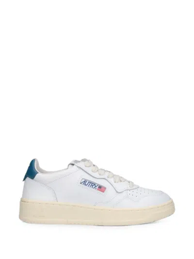 Autry Medalist Low-top Sneakers In White