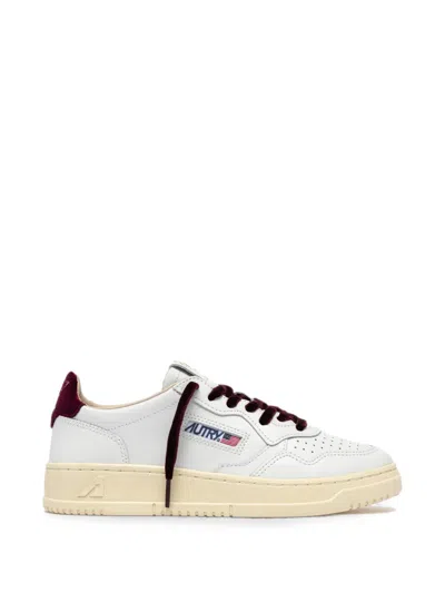 Autry Medalist Low-top Sneakers In White