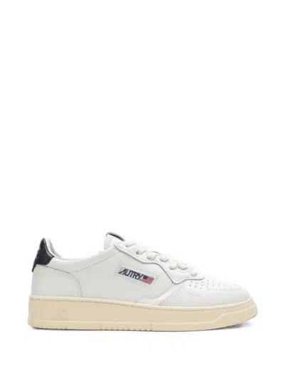 Autry Medalist Low-top Sneakers In White