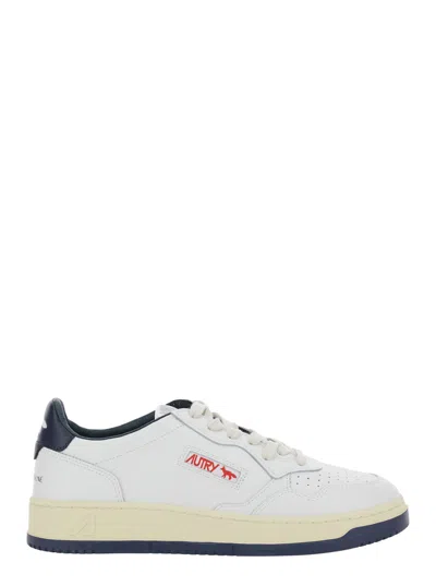 AUTRY MEDALIST LOW X MAISON KITSUNÉ WHITE AND BLUE SNEAKER WITH SIDE LOGO AND LOGO LETTERING ON THE BACK I
