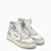 Autry Medalist Mid Sneakers In White/light Grey