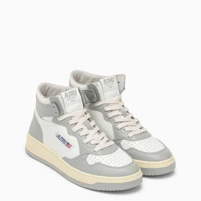 Autry Medalist Mid Sneakers In White/light Grey