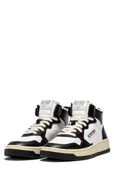 Autry Medalist Mid Top Sneaker