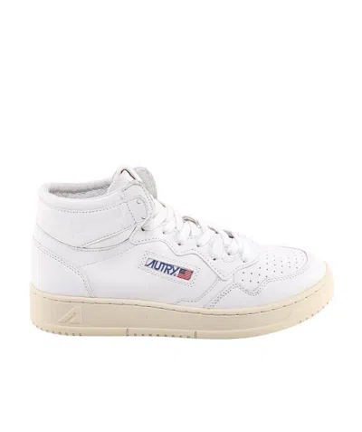 Autry Medalist Mid-top Sneakers In White