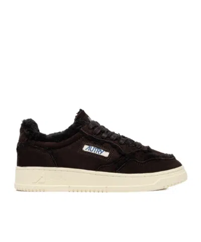 Autry Medalist Mutton Sneakers In Brown Suede And Shearling In Black