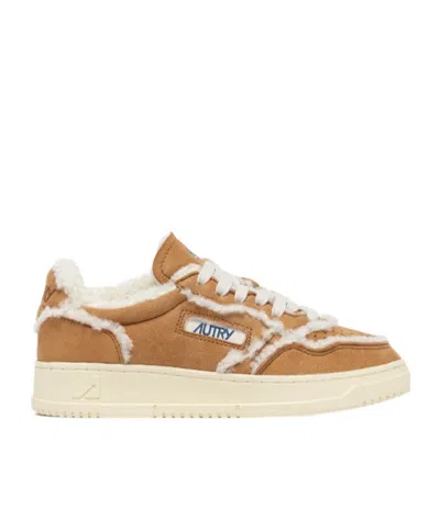 Autry Medalist Mutton Sneakers In Cognac Suede And Ivory Shearling In Brown