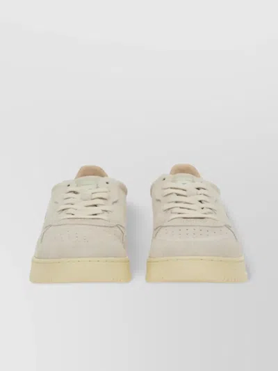 Autry "medalist" Perforated Detailing Low Sneaker