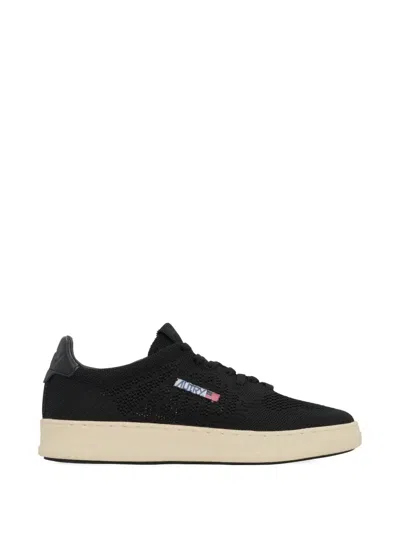 Autry Medalist Perforated Lace-up Sneakers In Black