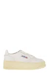 Autry Sneakers Medalist Platform In Suede And Leather White And Gray.