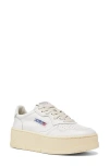 Autry Medalist Sneaker In White/ White