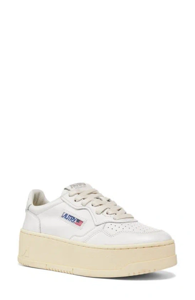 Autry Medalist Sneaker In White/ White