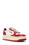 Autry Vintage Medalist Low Sneakers In White/red