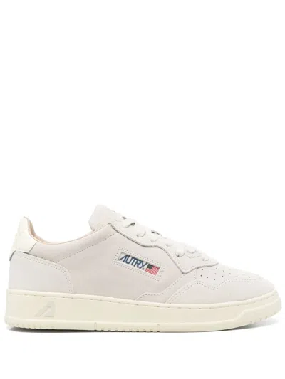 Autry Medalist Sneakers In White
