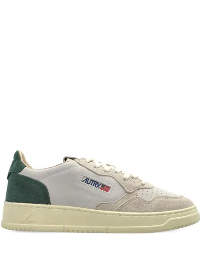 Autry Medalist Sneakers In White