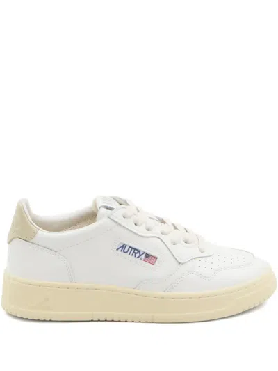 Autry Medalist Low Sneakers In White